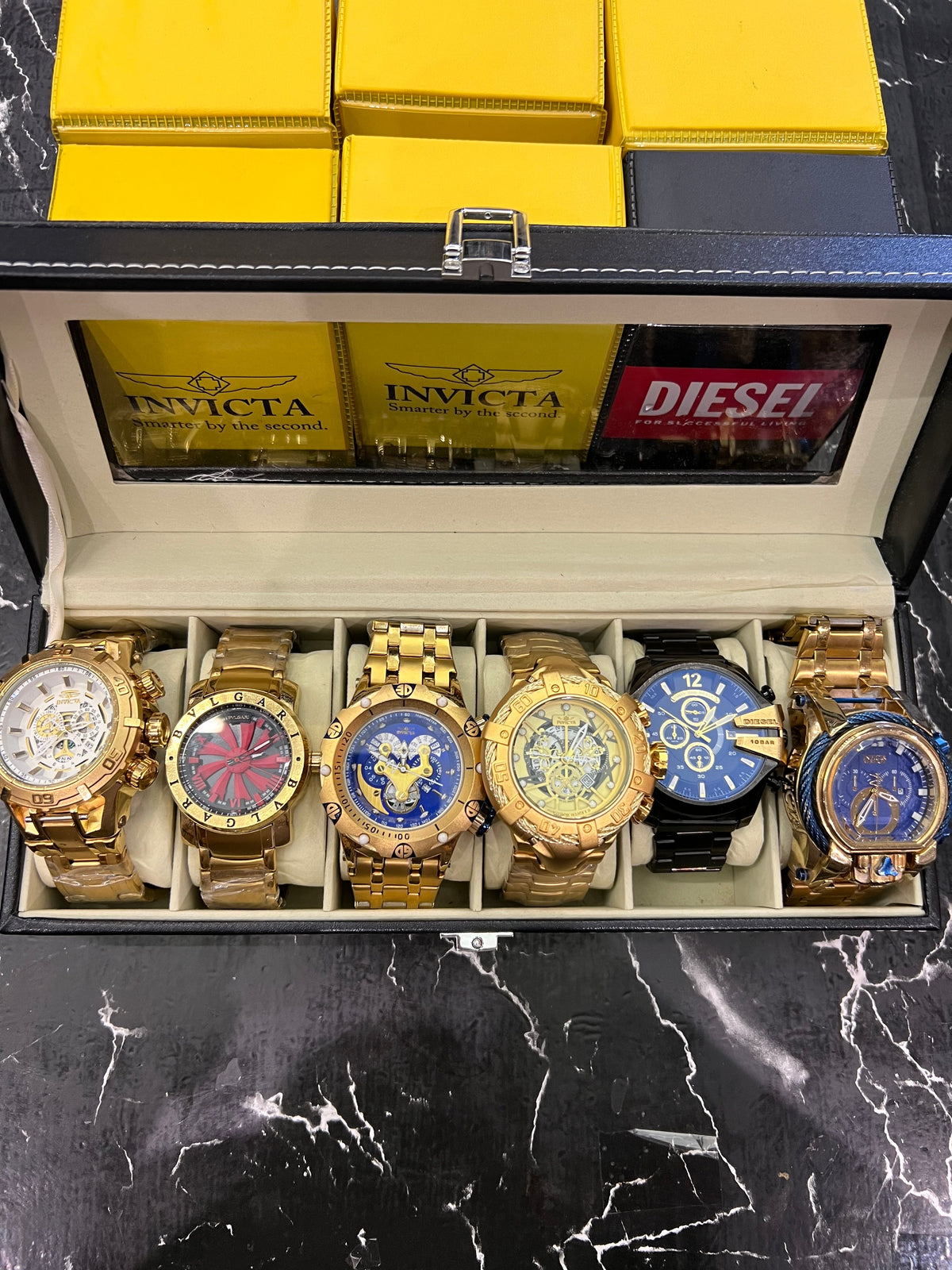 MALETA COM 6 RELÓGIOS