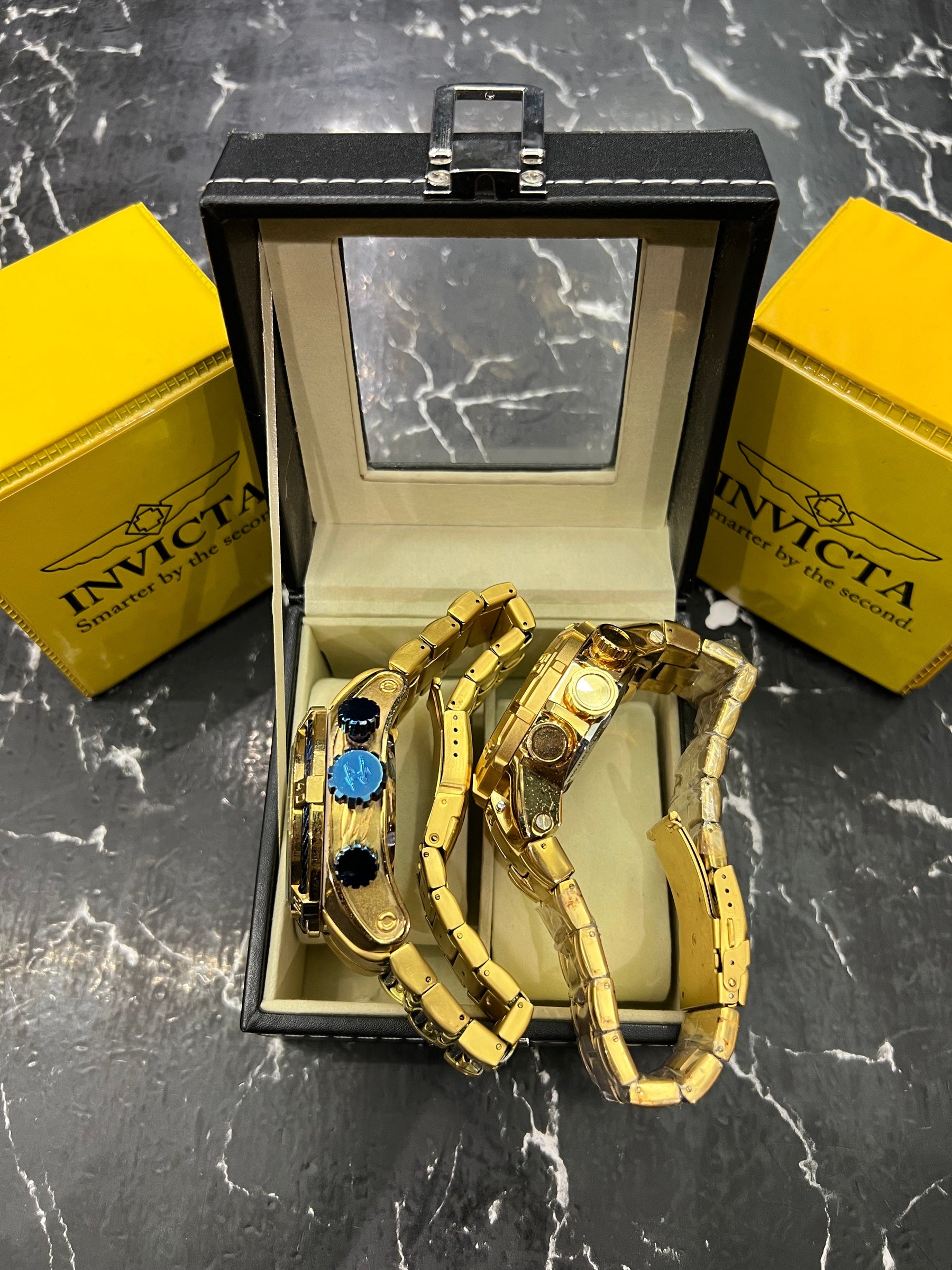 MALETA COM 2 RELÓGIOS