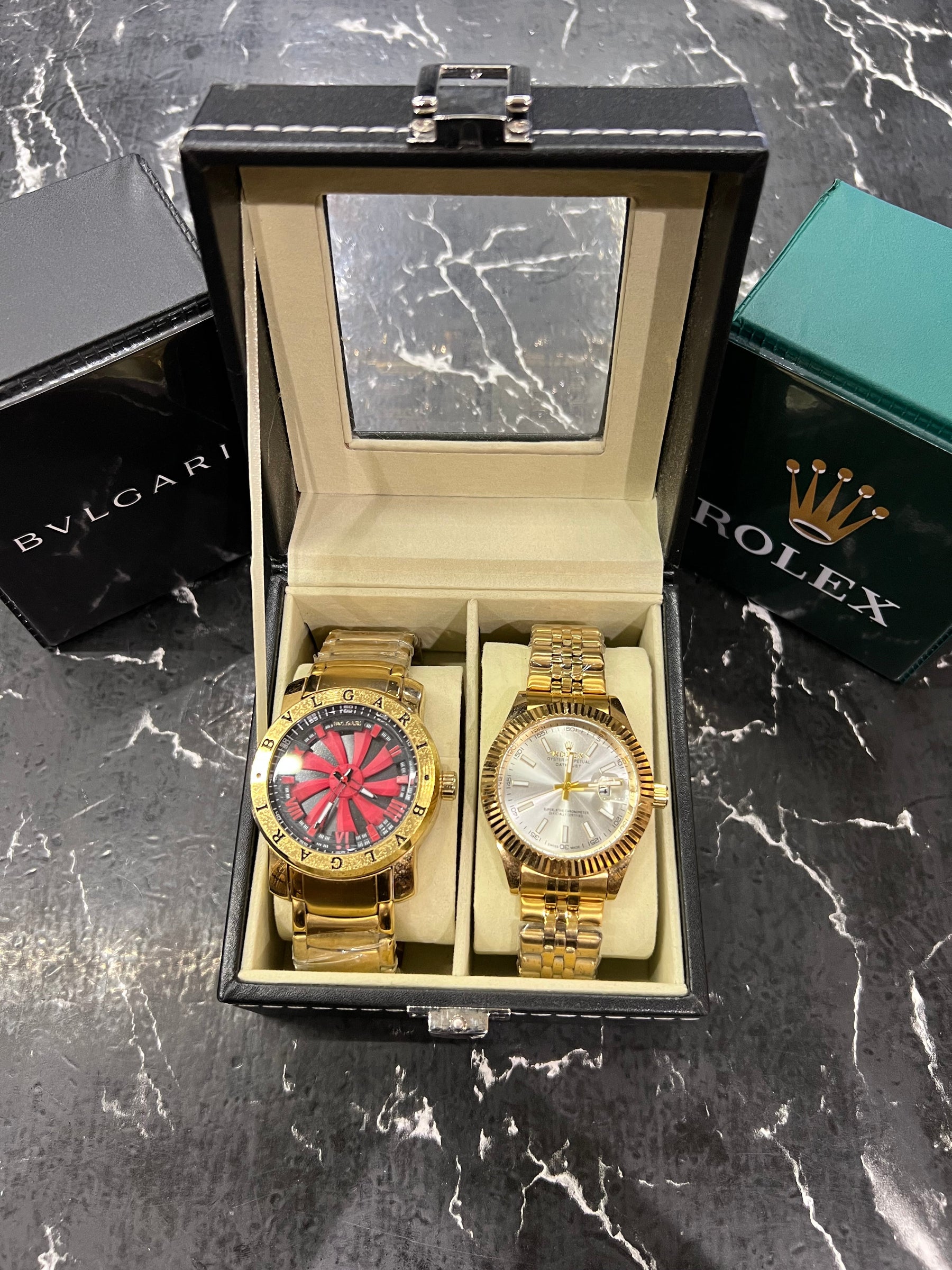 MALETA COM 2 RELÓGIOS