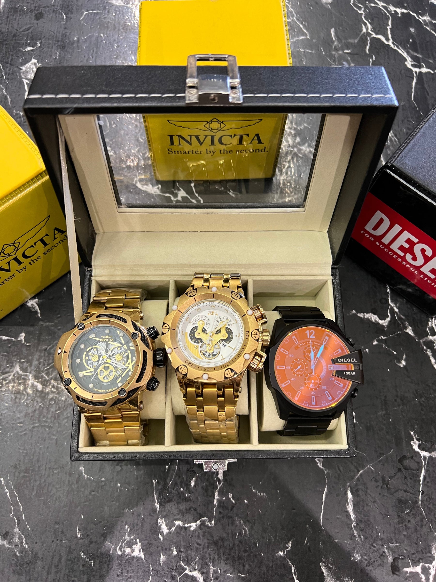 MALETA COM 3 RELÓGIOS