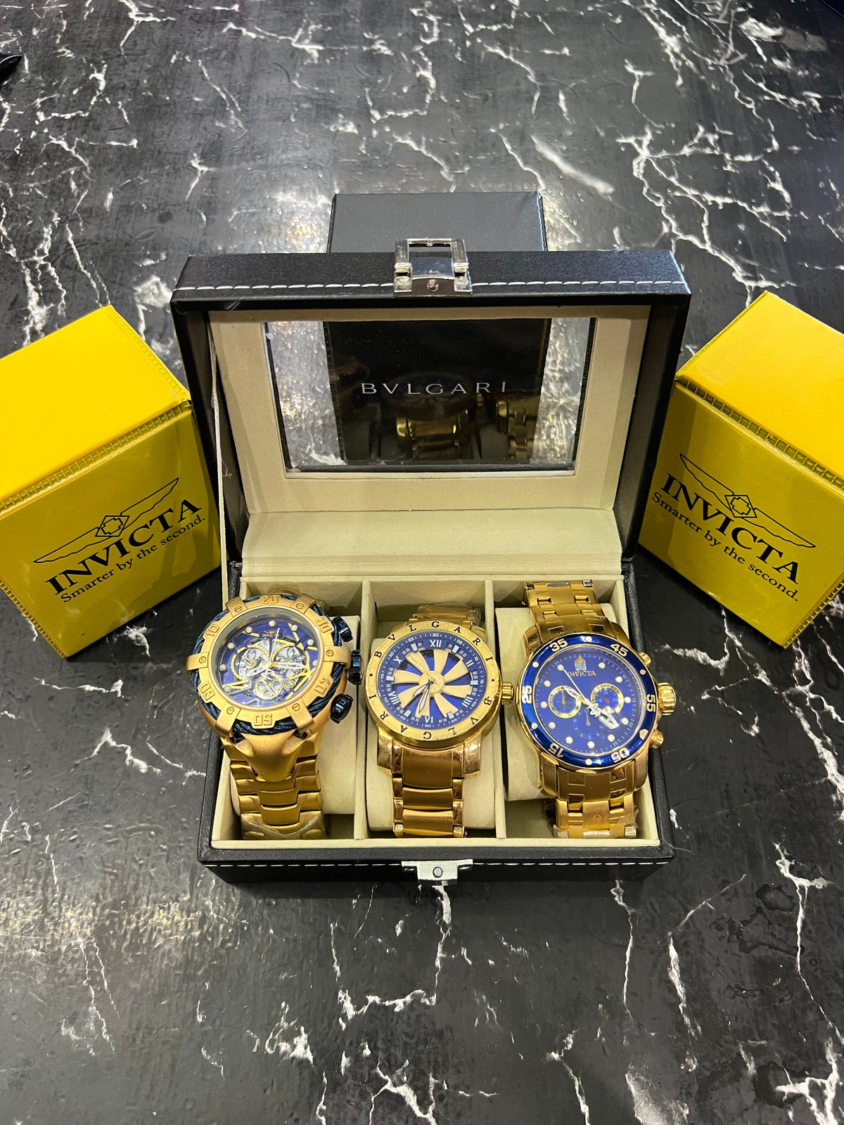 MALETA COM 3 RELÓGIOS