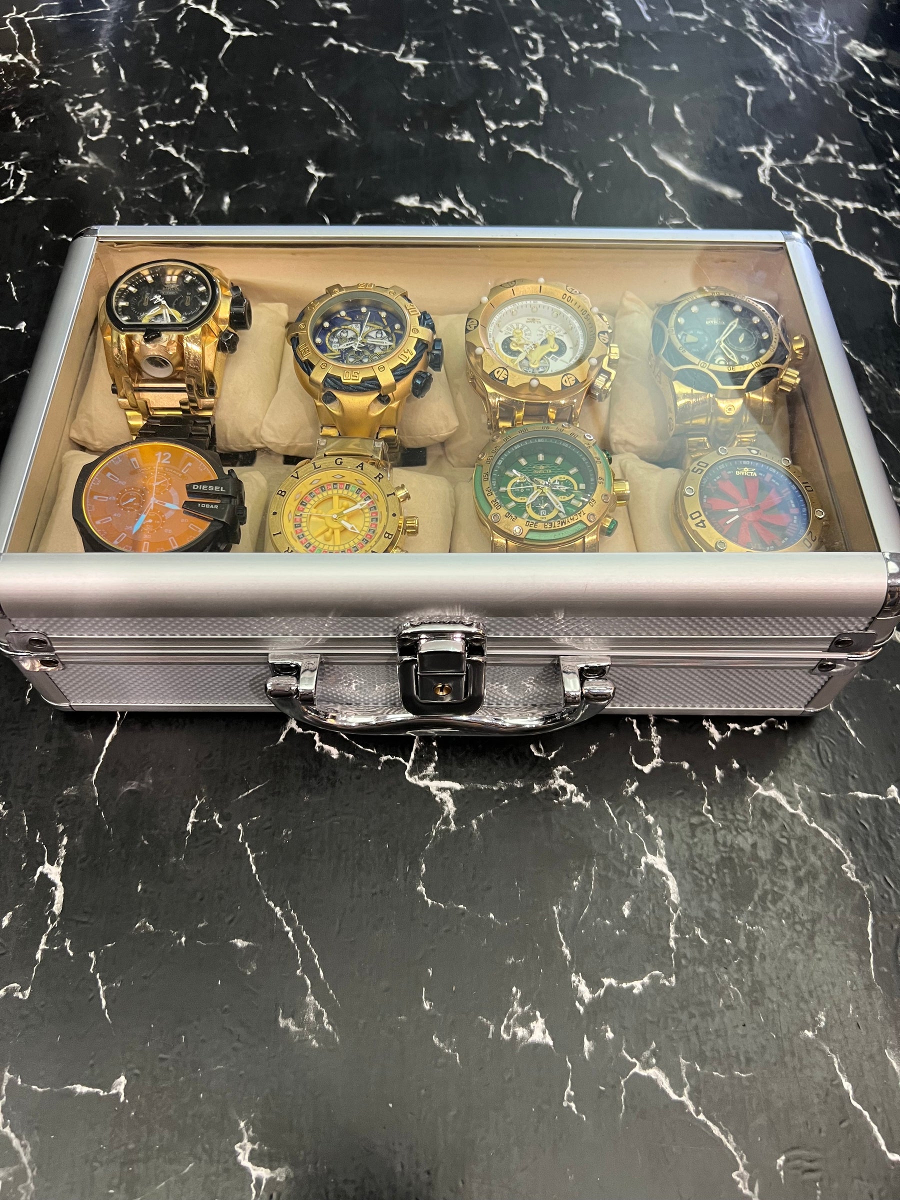 MALETA COM 8 RELÓGIOS