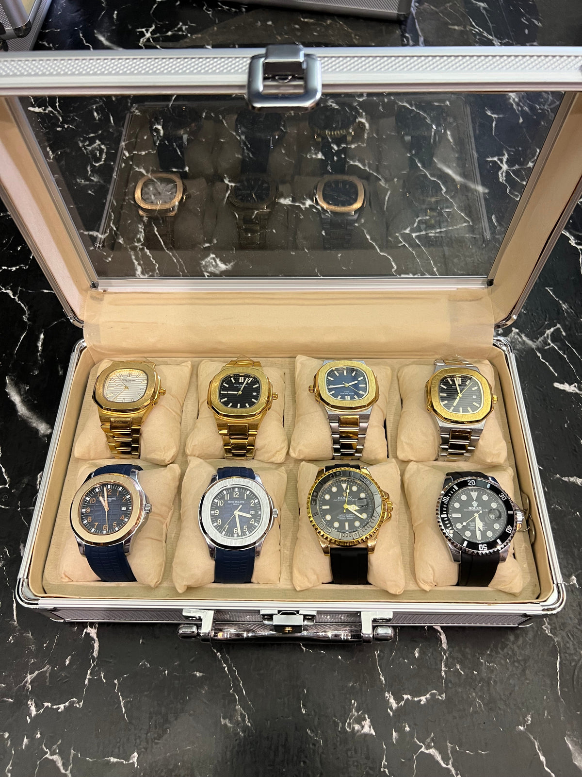 MALETA COM 8 RELÓGIOS