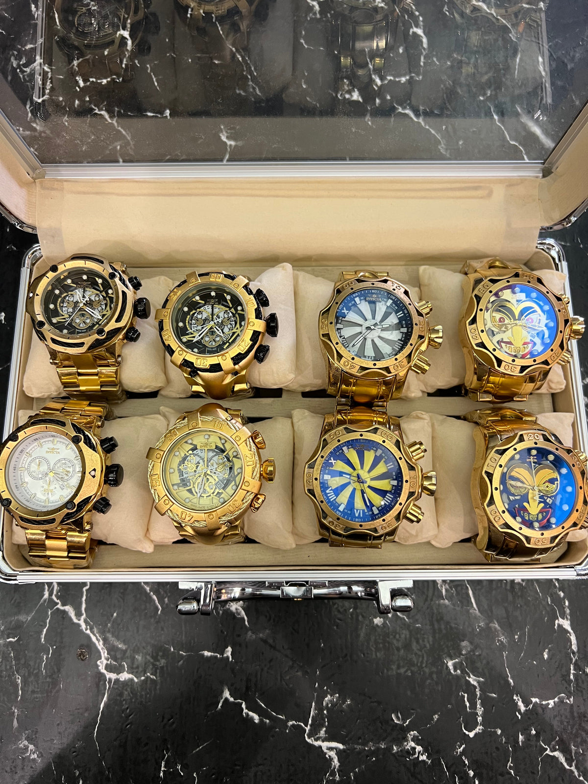 MALETA COM 8 RELÓGIOS