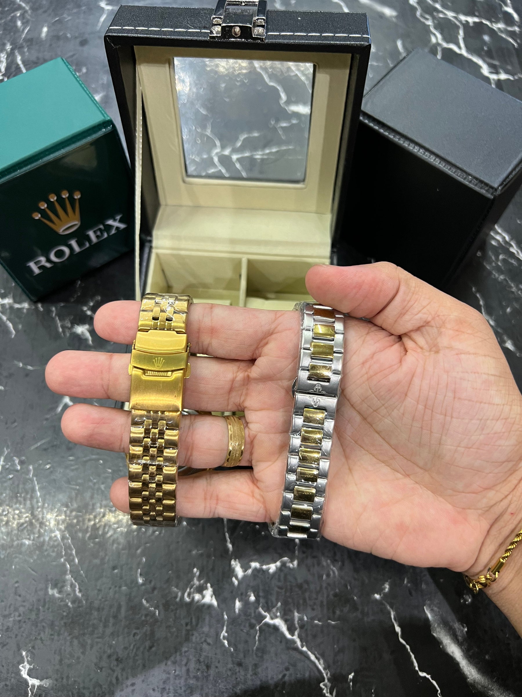 MALETA COM 2 RELÓGIOS