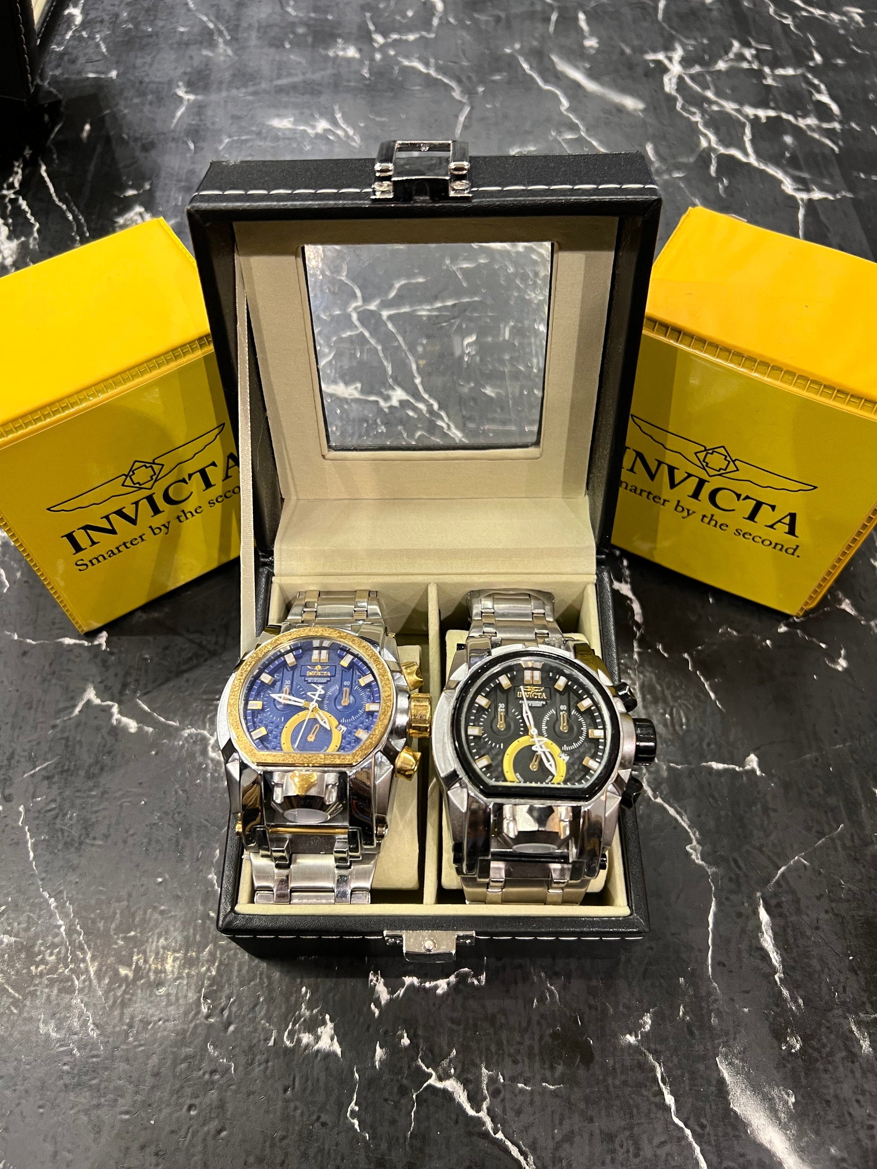 MALETA COM 2 RELÓGIOS