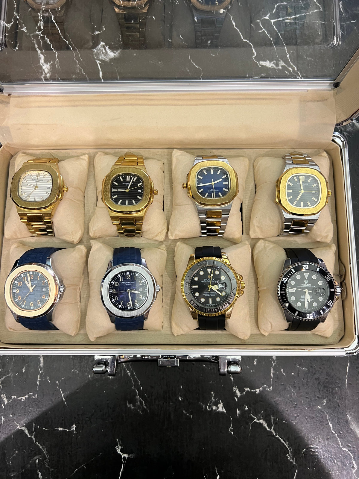 MALETA COM 8 RELÓGIOS