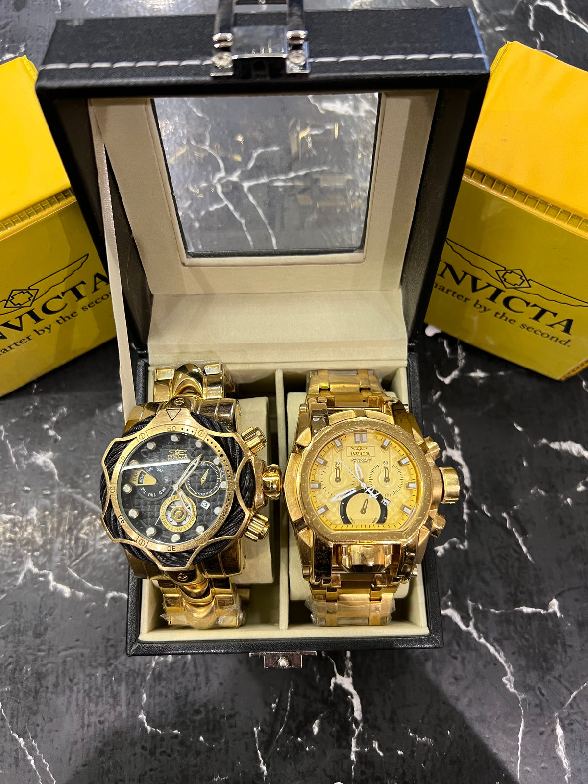 MALETA COM 2 RELÓGIOS