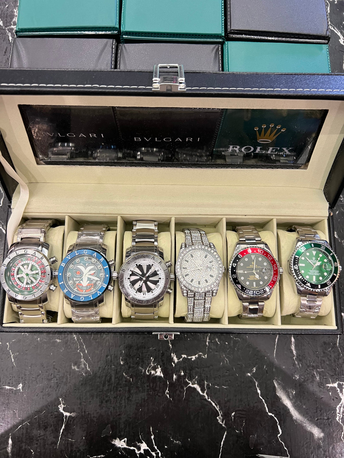 MALETA COM 6 RELÓGIOS