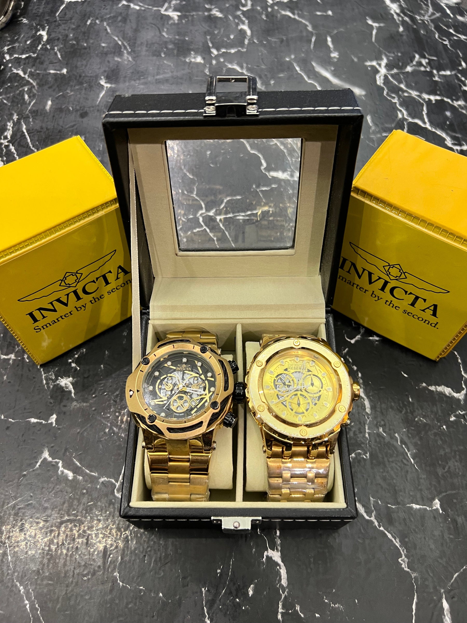 MALETA COM 2 RELÓGIOS